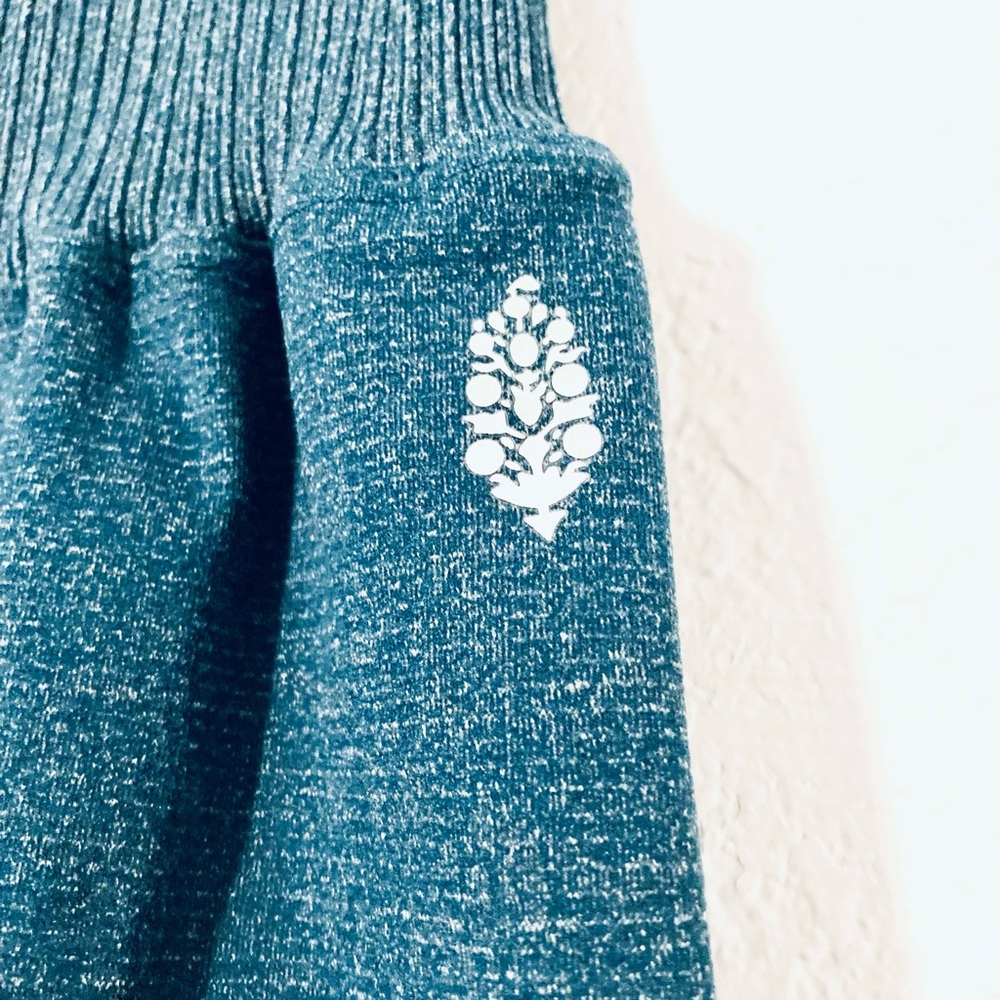 Free People Movement Good Karma High Rise Crop Leggings (Bluegrass) - Picture 4 of 6